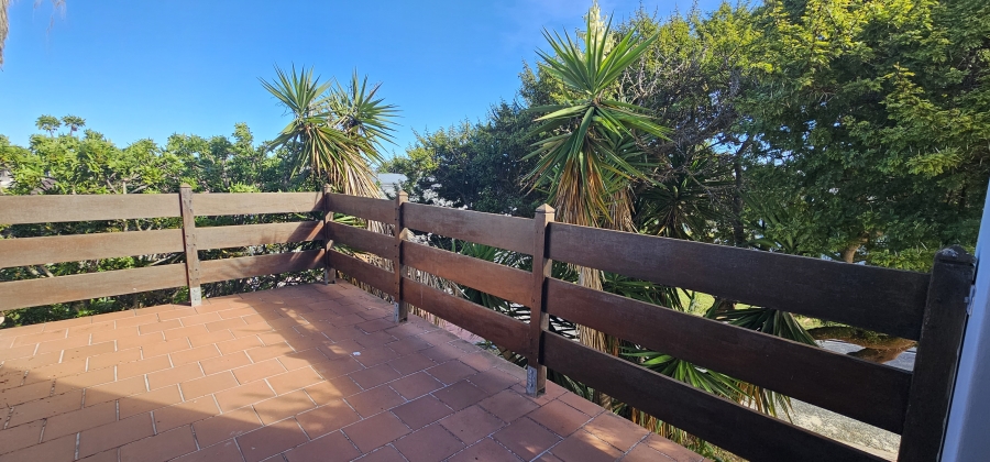 4 Bedroom Property for Sale in Middedorp Western Cape